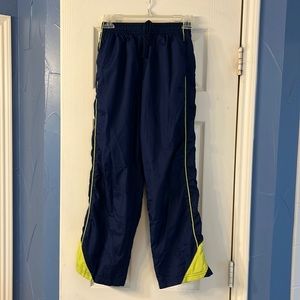 Boy’s nylon wind pants with pockets